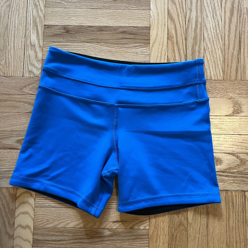 NWOT! Lululemon Reversible Blue and Black Women's Biker Shorts - Picture 2 of 4